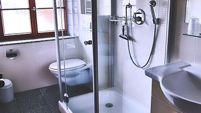 Bad mit Dusche